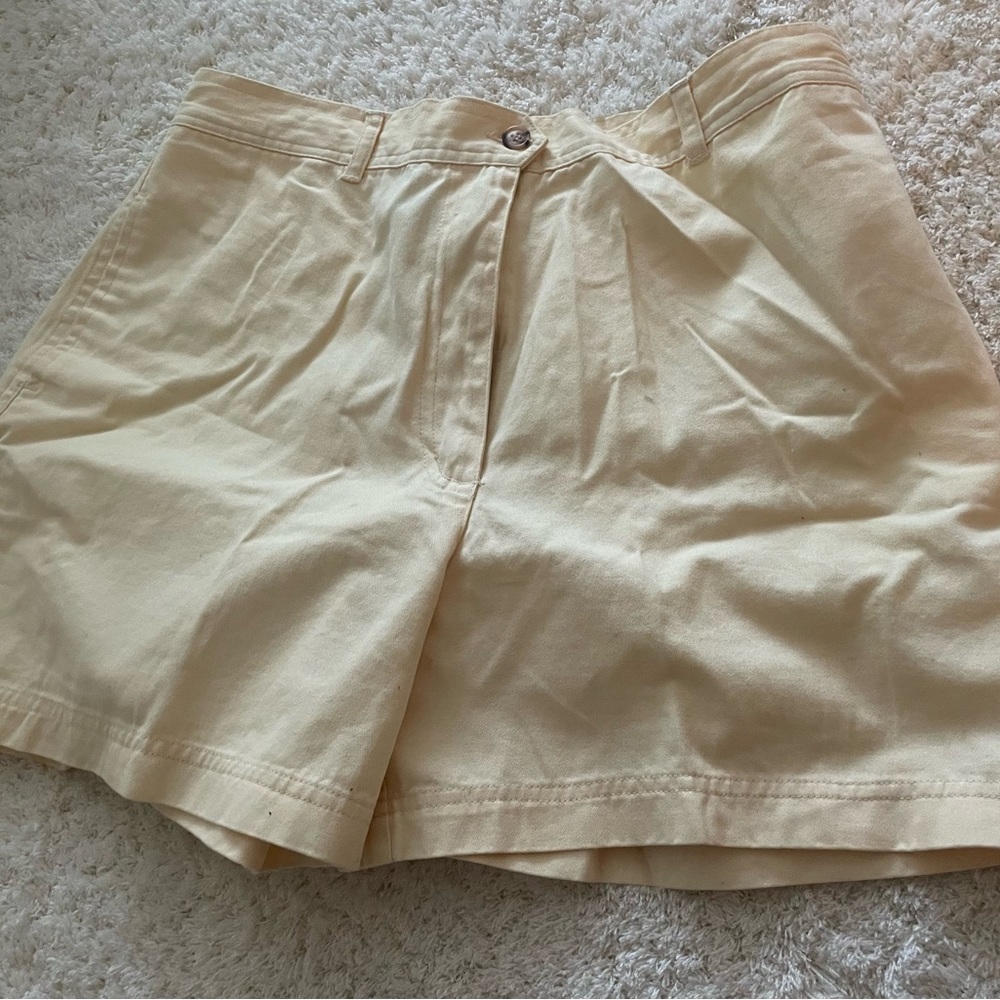 Mac& Jac yellow shorts petite